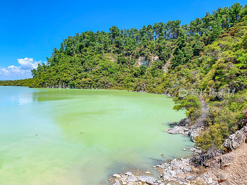 新西兰罗托鲁瓦waio - tapu公园的Ngakoro湖
